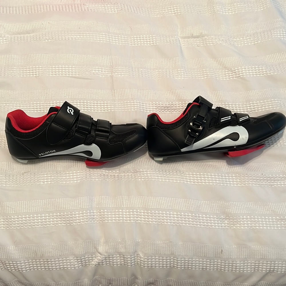 Peloton clip in shoes. Size 39 (women’s 8)